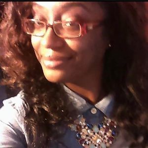 Meet your Posher, Alicia